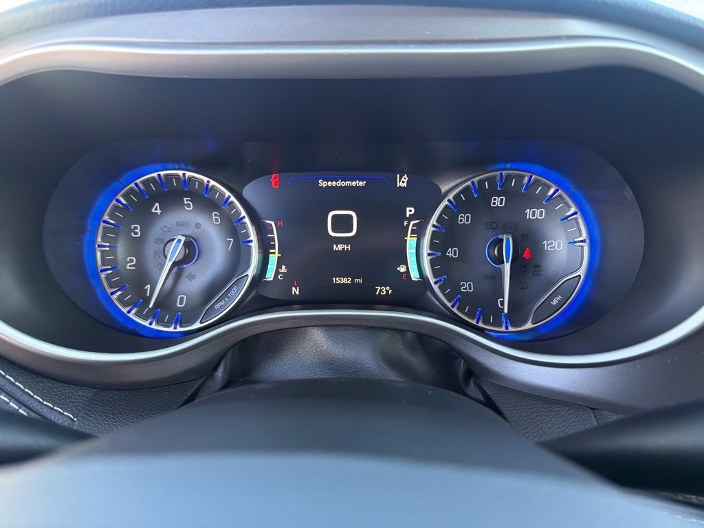 Used 2023 Chrysler Pacifica Touring-L FWD image 29