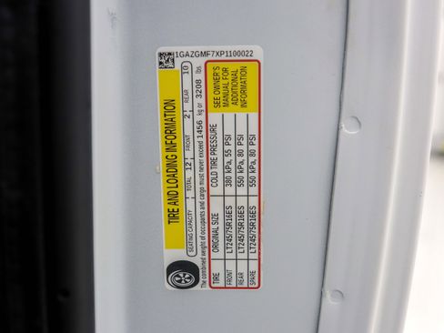 Used 2023 Chevrolet Express 3500 LT w/ LT Preferred Equipment Group image 31