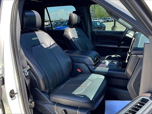 Used 2022 Ford Expedition Platinum AWD/4WD image 10