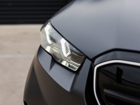 Used 2025 BMW M5 w/ Carbon Package image 13