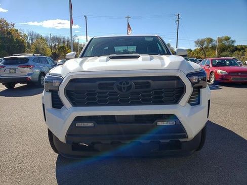 New 2025 Toyota Tacoma TRD Sport image 2
