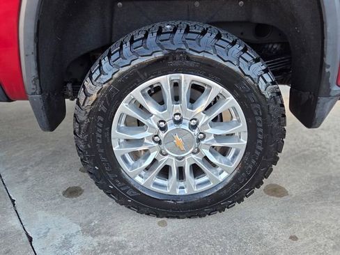 Used 2021 Chevrolet Silverado 2500 High Country w/ Z71 Off-Road Package image 12