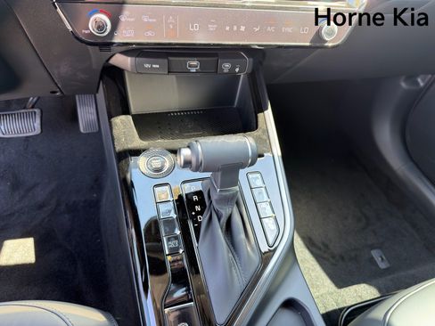 New 2026 Kia Niro EX FWD image 18