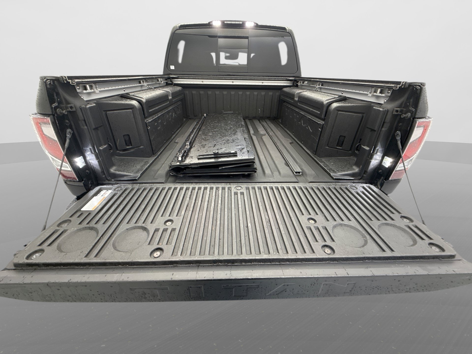 Used 2020 Nissan Titan Platinum Reserve w/ Moonroof Package AWD/4WD image 21