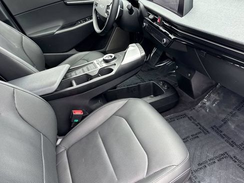 Used 2024 Kia EV6 Wind RWD image 17