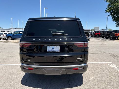 Used 2022 Jeep Wagoneer Series III w/ Premium Group I AWD/4WD image 4