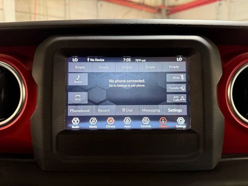Certified 2021 Jeep Wrangler Unlimited Rubicon w/ Cold Weather Group AWD/4WD image 15