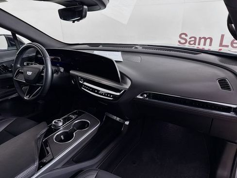 Used 2025 Cadillac Lyriq Luxury image 30