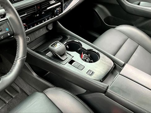 Used 2023 Nissan Rogue SL w/ SL Premium Package image 16