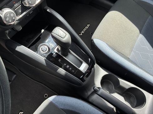 Used 2025 Nissan Versa SV image 34