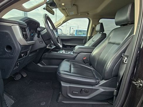 Used 2024 Ford Expedition Max XLT image 9