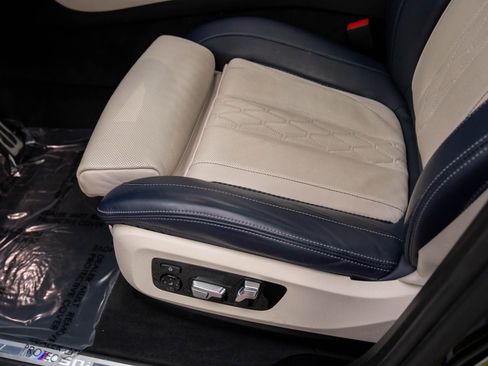 Certified 2022 BMW X6 M50i w/ Executive Package image 17