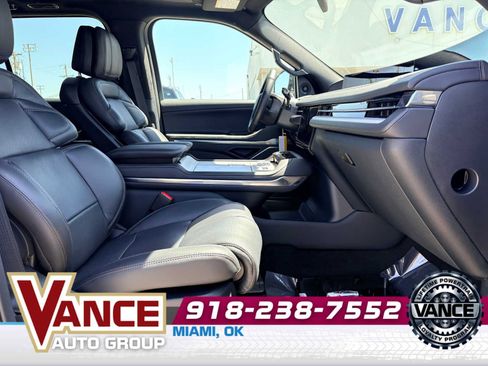 New 2026 Lincoln Navigator L Reserve AWD/4WD image 24