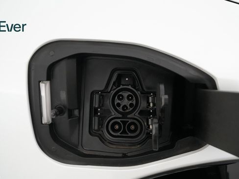 Used 2023 Nissan Ariya Premiere image 24