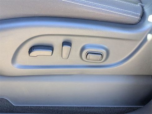 Used 2024 Nissan Titan SV w/ SV Convenience Package image 15