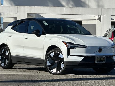 New 2026 Volvo EX30 Plus image 2