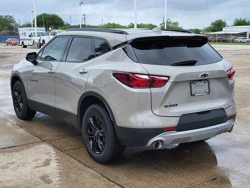 Used 2021 Chevrolet Blazer LT FWD image 18