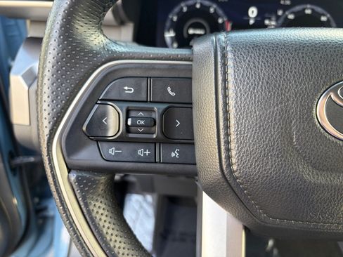 Used 2025 Toyota 4Runner TRD Off-Road Premium AWD/4WD image 14
