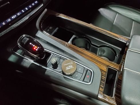 Used 2021 Cadillac Escalade Premium Luxury AWD/4WD image 43