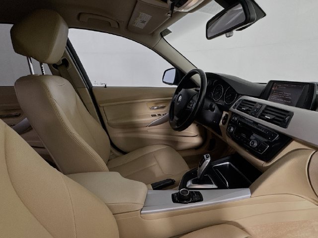 Used 2016 BMW 320i Sedan w/ Driver Assistance Package RWD image 26