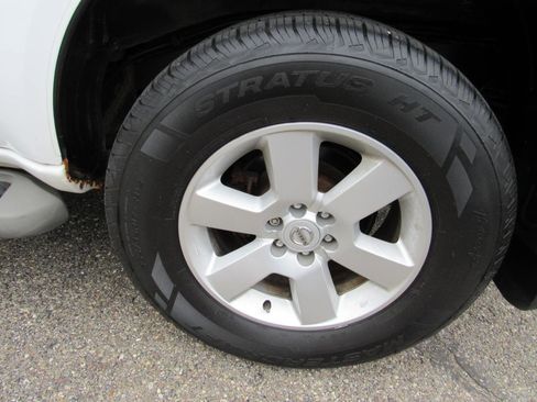 Used 2011 Nissan Pathfinder SV w/ Protection Pkg AWD/4WD image 13