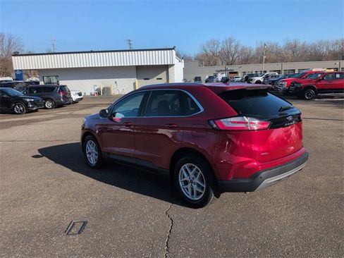 Used 2022 Ford Edge SEL w/ Convenience Package image 3