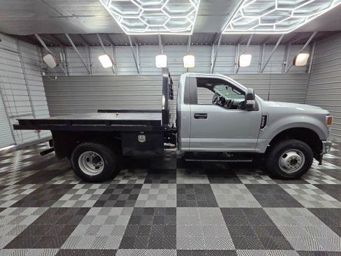 Used 2022 Ford F350 XL w/ Power Equipment Group AWD/4WD image 9