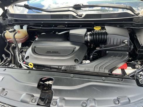 Used 2020 Chrysler Pacifica Limited FWD image 11