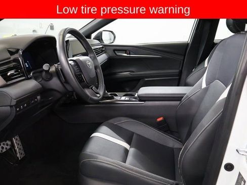 Used 2025 Toyota Camry SE image 13