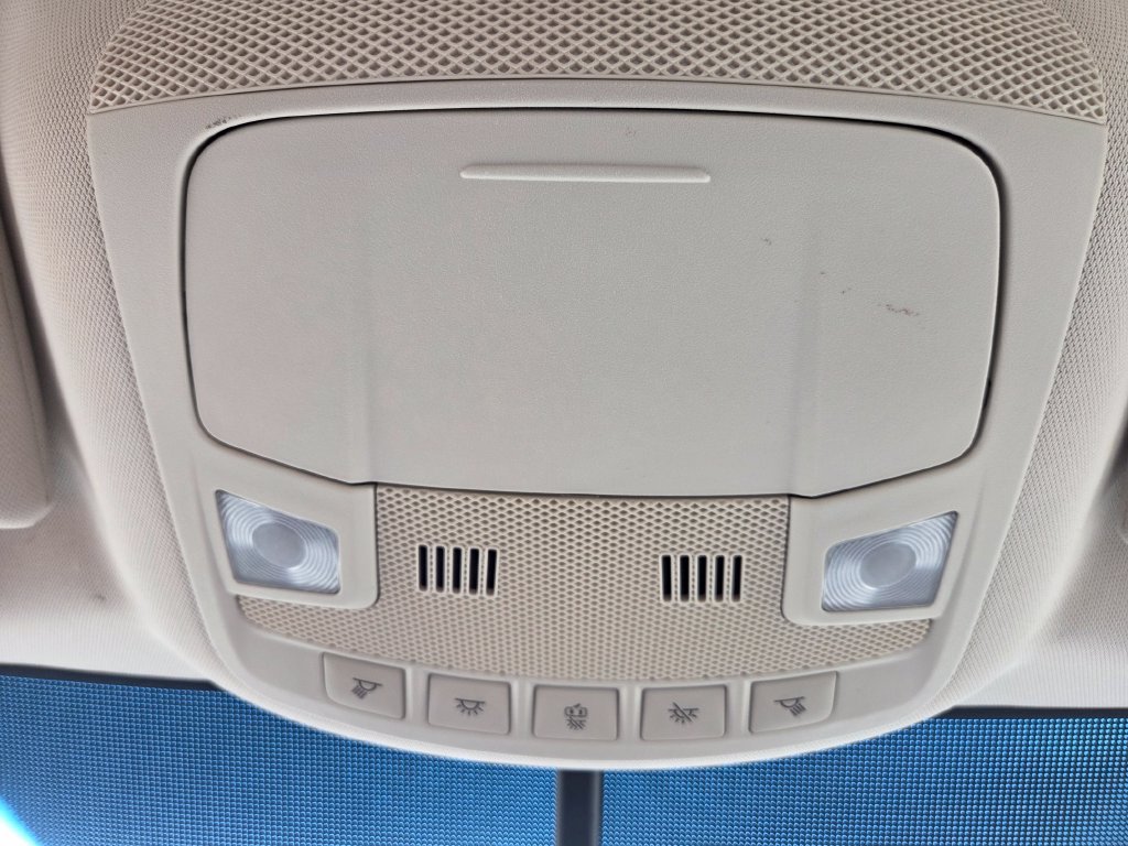 Used 2015 Ford Edge Titanium FWD image 28