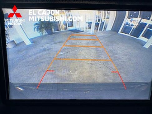 Used 2017 GMC Yukon SLE w/ SLE Value Package image 13