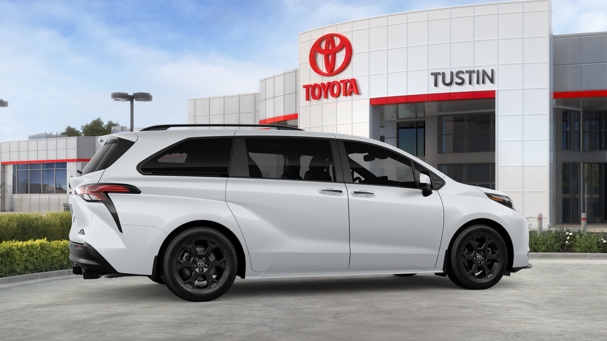 New 2026 Toyota Sienna XLE Woodland Edition AWD/4WD image 13