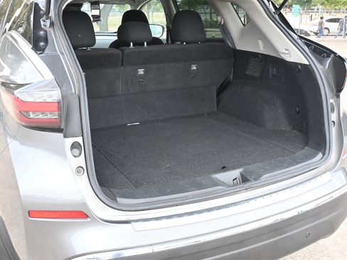 Used 2021 Nissan Murano SV image 23