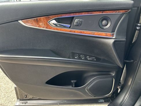 Used 2020 Lincoln Nautilus Reserve w/ Equipment Group 201A image 30