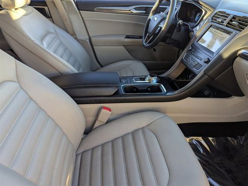 Used 2019 Ford Fusion SEL image 9