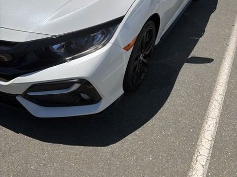 Used 2021 Honda Civic Sport image 2