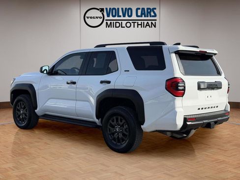 Used 2025 Toyota 4Runner SR5 image 22
