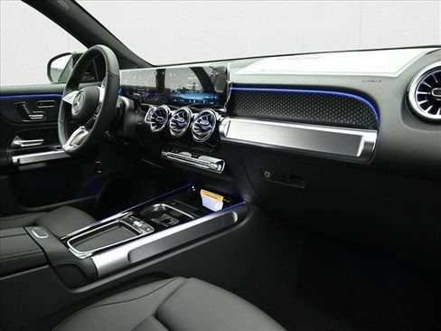New 2026 Mercedes-Benz GLB 250 4MATIC image 27