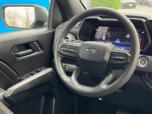 Used 2025 Chevrolet Colorado Trail Boss image 12