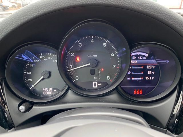 Certified 2024 Porsche Macan AWD/4WD image 9