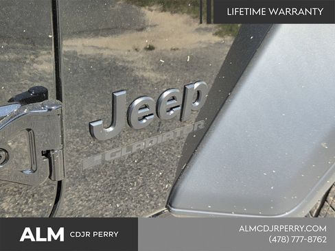 New 2026 Jeep Gladiator Sport AWD/4WD image 17