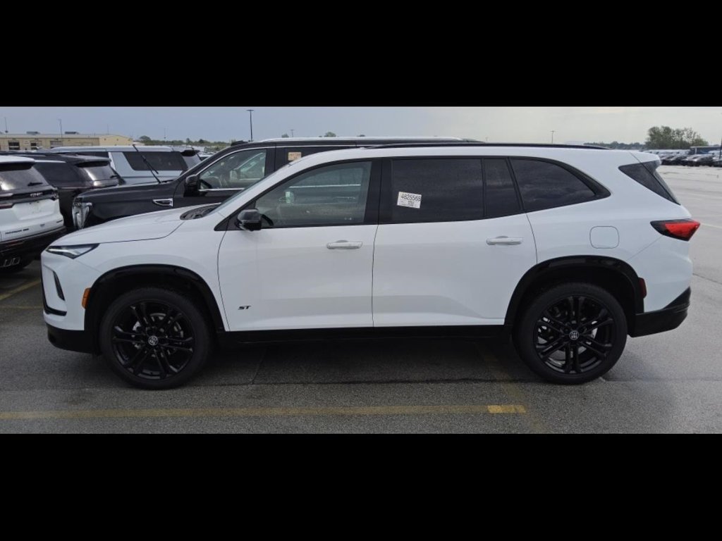 Used 2025 Buick Enclave Sport Touring w/ Power Package FWD image 4