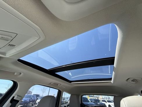 Used 2019 Ford Escape Titanium image 22