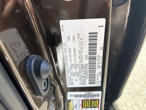 Used 2024 Toyota Tundra Limited image 25