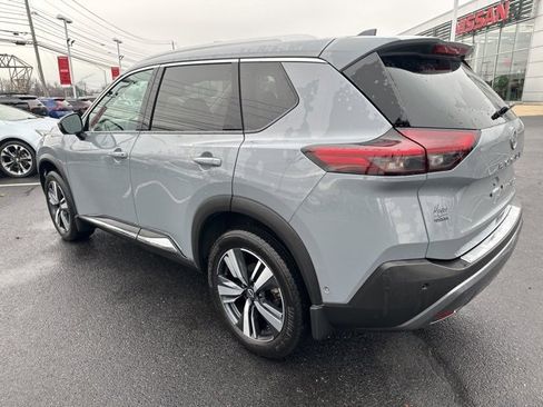 Used 2023 Nissan Rogue SL w/ SL Premium Package image 5