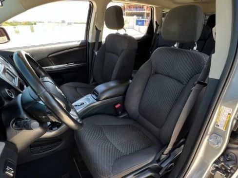 Used 2017 Dodge Journey SE w/ Flexible Seating Group image 79