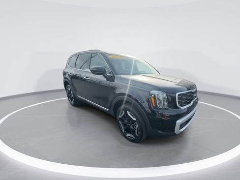 Used 2024 Kia Telluride S image 2