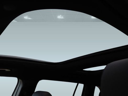 New 2025 Mercedes-Benz GLB 250 4MATIC image 14