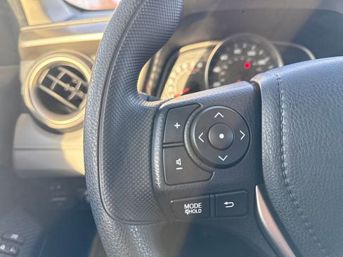 Used 2015 Toyota RAV4 LE image 26