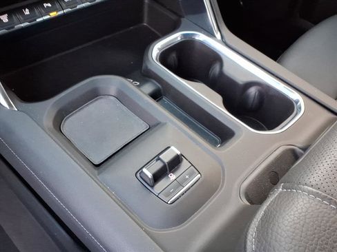 Used 2024 GMC Sierra 2500 Denali w/ Technology Package image 16